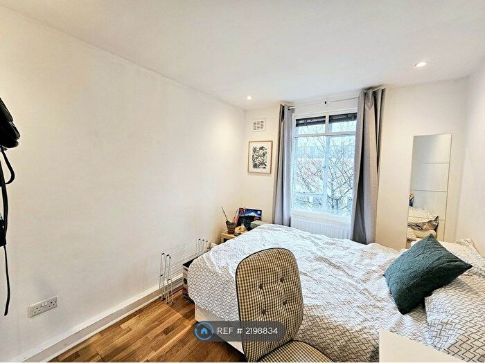 3 Bedroom Flat To Rent In Holloway Road, London, N7