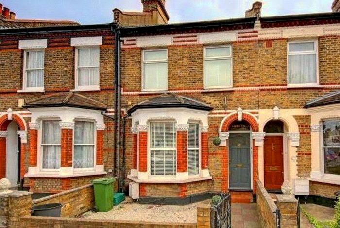 2 Bedroom Flat To Rent In Earlsfield Road, London, SW18