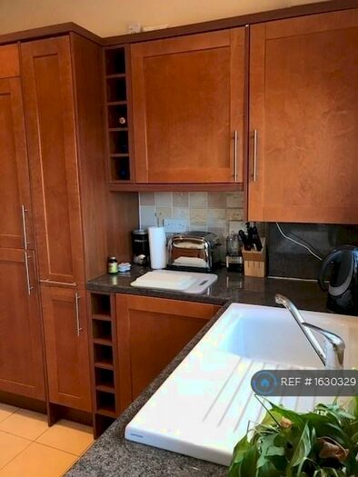 2 Bedroom Flat To Rent In Linksview, London, N2