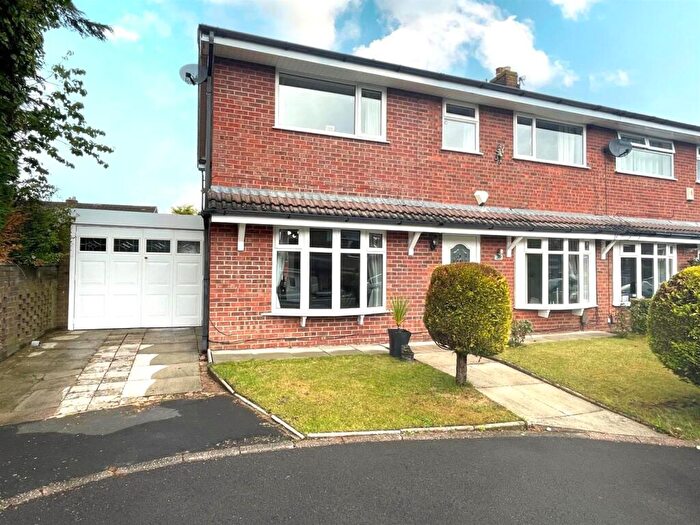 5 Bedroom Semi-Detached House For Sale In Fellbridge Close, Westhoughton, BL5