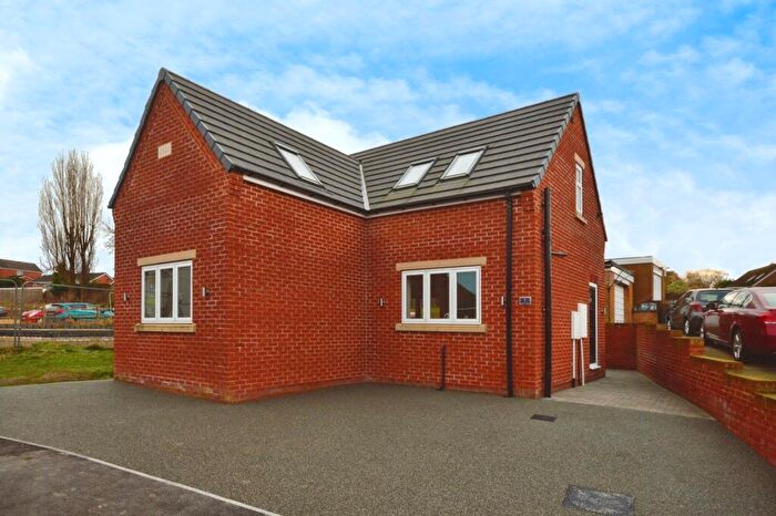 3 Bedroom Bungalow To Rent In New Street, North Wingfield, Chesterfield, Derbyshire, S42