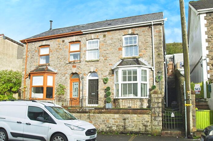 4 Bedroom Semi Detached House For Sale In Victoria Street, Bridgend, CF32