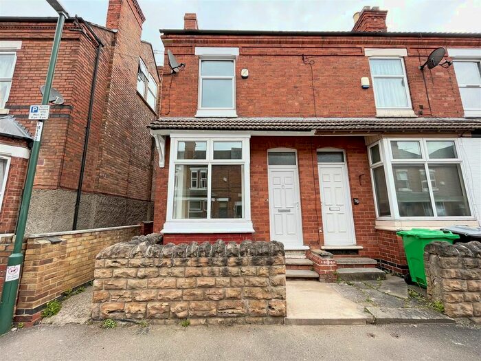 3 Bedroom End Of Terrace House To Rent In Midland Avenue, Lenton, Nottingham, NG7