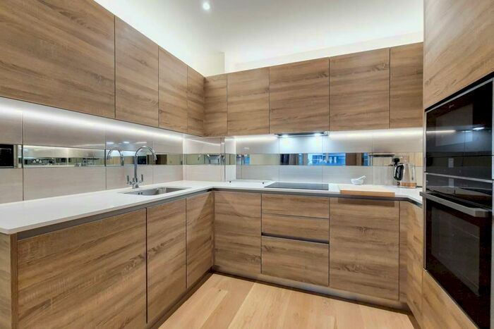 2 Bedroom Flat To Rent In Duke Of Wellington Avenue, Woolwich, London, SE18