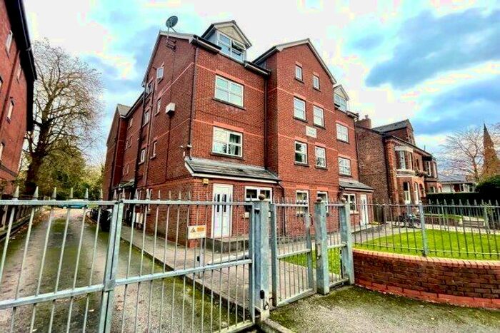2 Bedroom Flat To Rent In Alexandra Road South, Manchester, M16