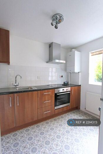 1 Bedroom Flat To Rent In Harvey Lodge, Guildford, GU1