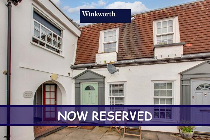 1 Bedroom Maisonette To Rent In Marsham Way, Gerrards Cross, SL9