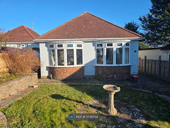 3 Bedroom Bungalow To Rent In Downsway, Brighton, BN2