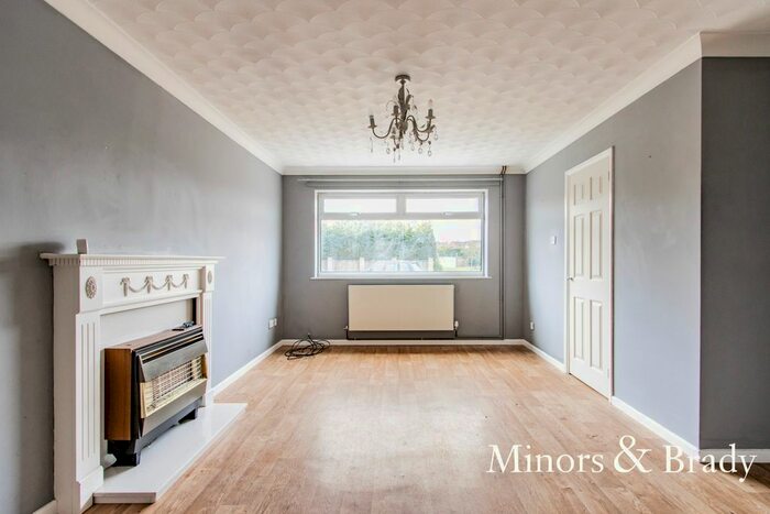 2 Bedroom Detached Bungalow For Sale In Hopton Gardens, Hopton, Great Yarmouth, NR31