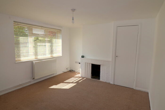 1 Bedroom Maisonette To Rent In Moss Drive, Basildon, SS16
