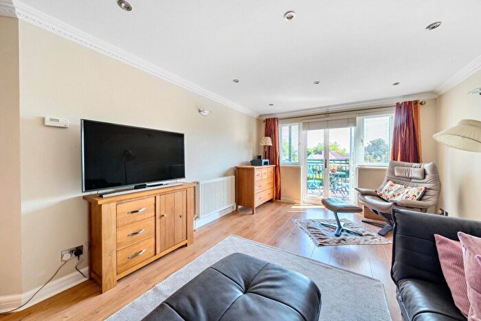 2 Bedroom Flat For Sale In Copers Cope Road, Beckenham, BR3