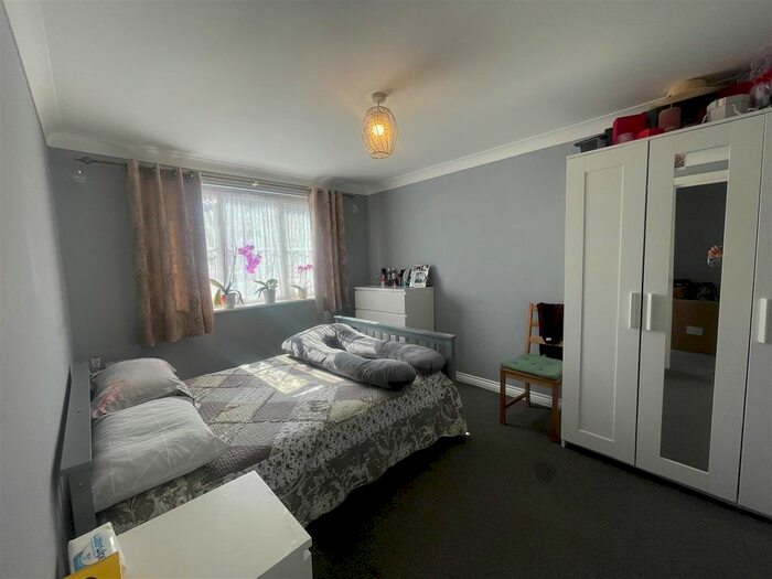 2 Bedroom Flat To Rent In Dunlop Road, Tilbury, RM18