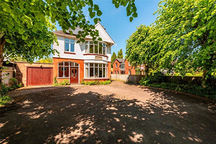 6 Bedroom Detached House For Sale In Badby Road, Daventry, Northamptonshire, NN11