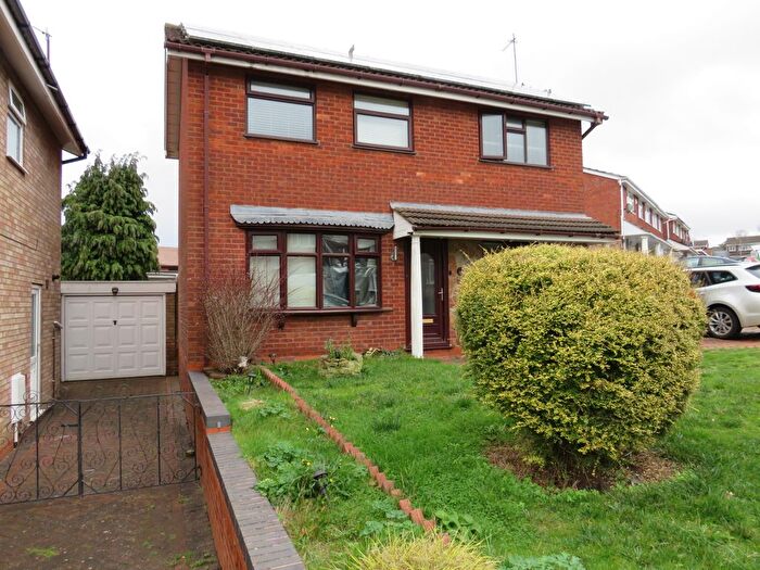 3 Bedroom Detached House To Rent In Westmead Drive, Oldbury, B68