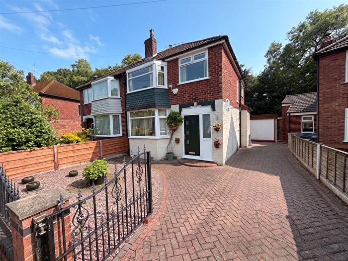 3 Bedroom Semi-Detached House For Sale In Rothesay Crescent, Sale, M33
