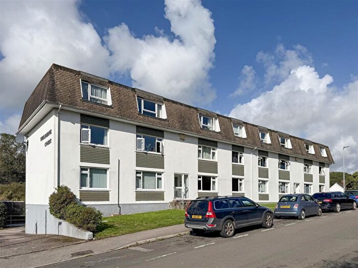 2 Bedroom Flat For Sale In Shelburne Court, Falmouth, TR11