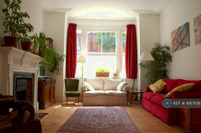 3 Bedroom Flat To Rent In Rowhill Road, London, E5