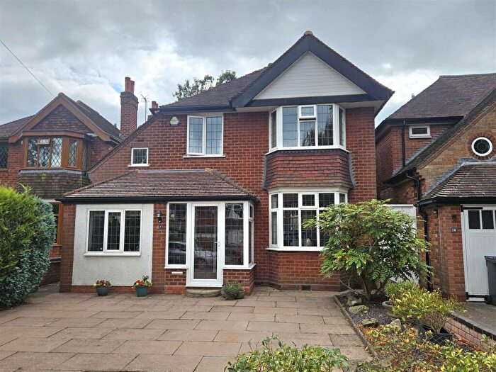 4 Bedroom Detached House For Sale In Pinfold Road, Solihull, West Midlands, B91