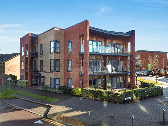 2 Bedroom Flat For Sale In Atlas Way, Oakgrove, Milton Keynes, MK10