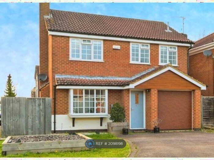 4 Bedroom Detached House To Rent In West Rising, Northampton, NN4