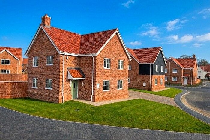 4 Bedroom Detached House For Sale In Lakeside, Blundeston, Suffolk, NR32