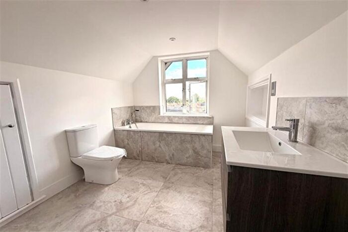 2 Bedroom Apartment To Rent In Station Road, Chingford, E4