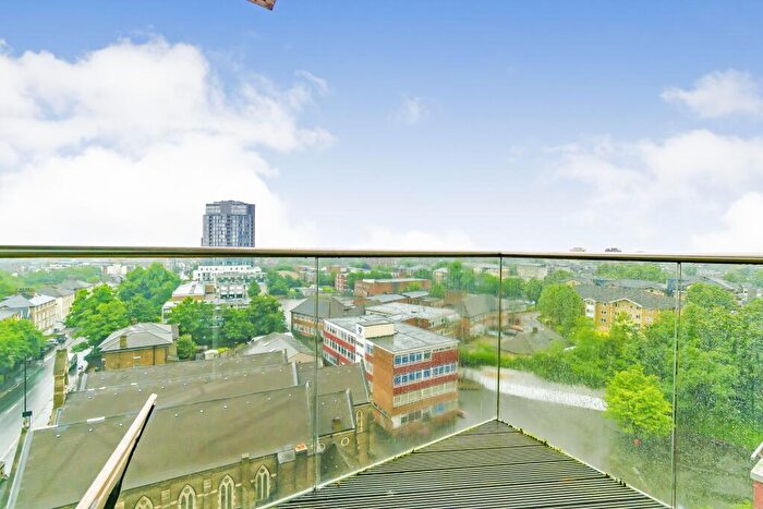 2 Bedroom Flat For Sale In Saffron Central Square, Croydon, CR0