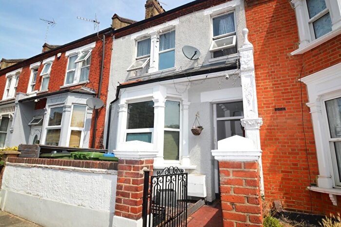 2 Bedroom Flat For Sale In Macoma Road, London, SE18