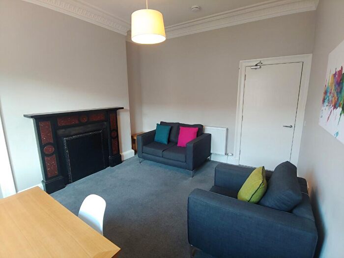 2 Bedroom Flat To Rent In Slateford Road, Edinburgh, EH11