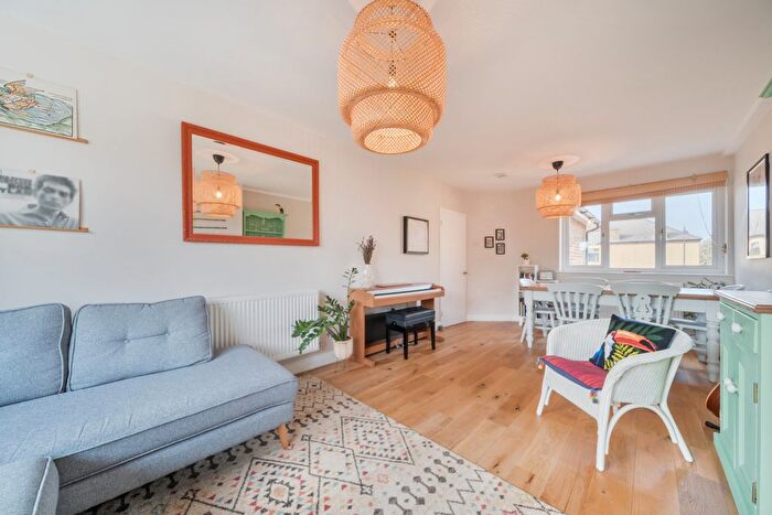 2 Bedroom Flat For Sale In Garlies Road, London, SE23