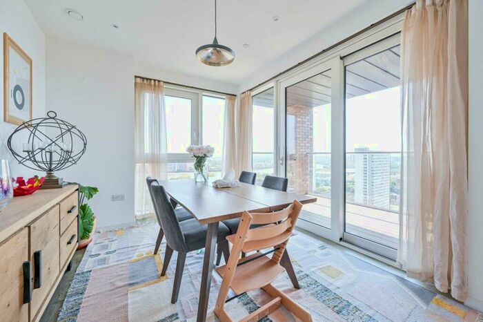 2 Bedroom Flat To Rent In Bailey Street, Rotherhithe, London, SE8