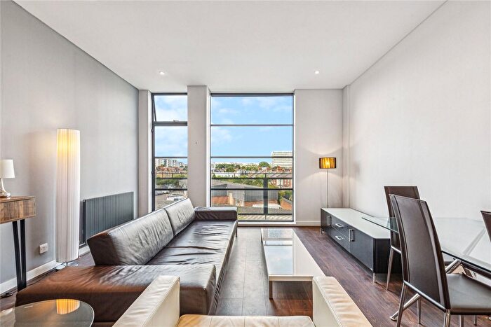 1 Bedroom Flat To Rent In Chiswick Green Studios, Evershed Walk, Chiswick, London, W4