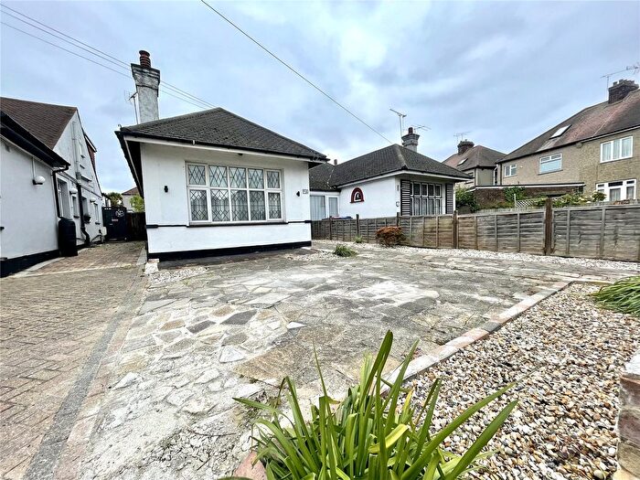 2 Bedroom Bungalow For Sale In Marlow Gardens, Southend-On-Sea, Essex, SS2