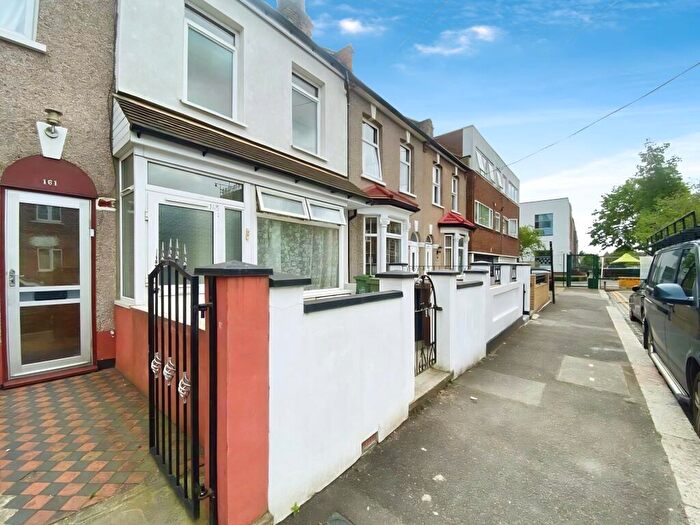 1 Bedroom Flat To Rent In Skeltons Lane, Leyton, E10