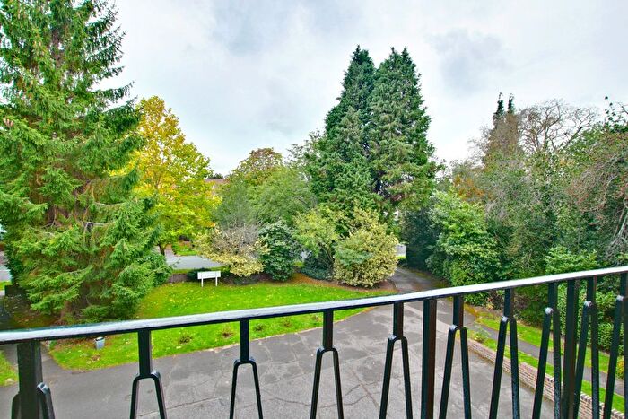 2 Bedroom Flat To Rent In Copers Cope Road, Beckenham, BR3