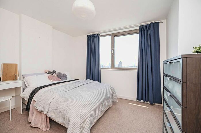 1 Bedroom Flat To Rent In Spencer Way, Stepney, London, E1