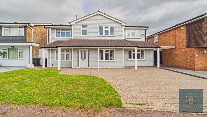 5 Bedroom Detached House To Rent In Woolhampton Way, Chigwell, IG7