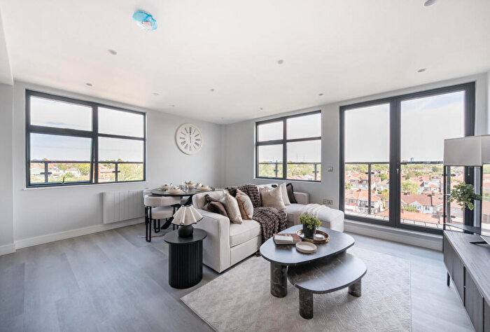 3 Bedroom Apartment For Sale In London Road, North Cheam, Sutton, SM3