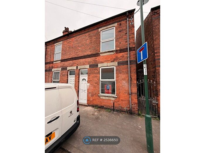 3 Bedroom End Of Terrace House To Rent In Whittier Road, Nottingham, NG2