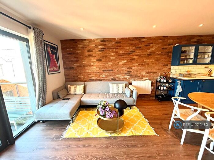 2 Bedroom Flat To Rent In Portland Square, Bristol, BS2