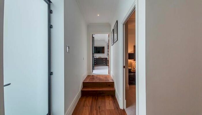 3 Bedroom Flat To Rent In Rainville Road, London, W6