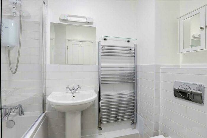 2 Bedroom Apartment To Rent In Blenheim Court, London Street, Reading, Berkshire, RG1