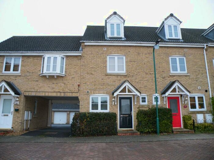 3 Bedroom Town House To Rent In Boleyn Avenue, Peterborough, Cambridgeshire, PE2