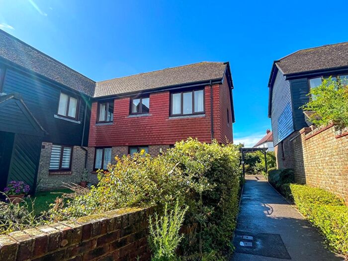 2 Bedroom Flat For Sale In Market Road, Battle, TN33