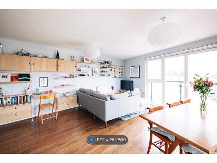 2 Bedroom Flat To Rent In Jacob House, London, E8