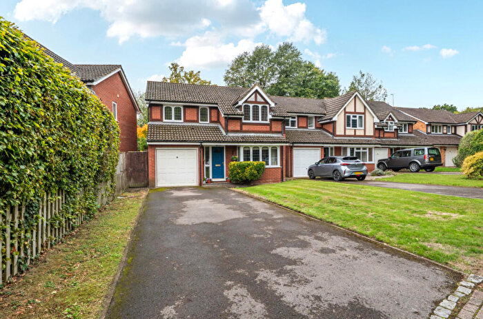 4 Bedroom Detached House For Sale In Rubus Close, West End, Woking, Surrey, GU24