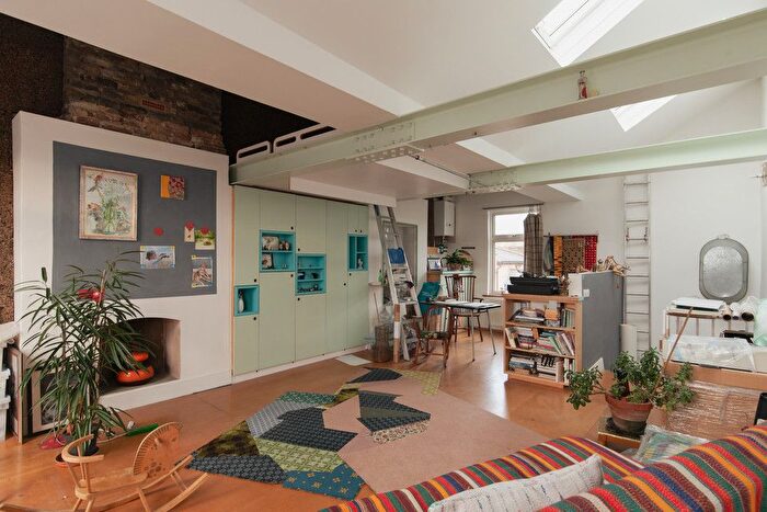 3 Bedroom Terraced House For Sale In Bellenden Road, Peckham Rye, SE15