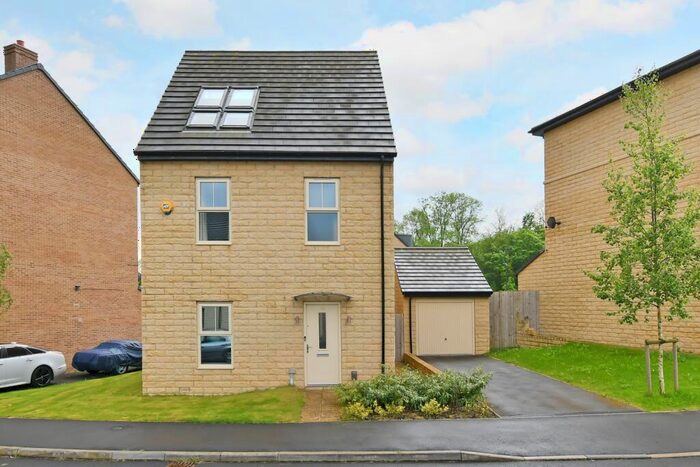 4 Bedroom Detached House For Sale In Comley Crescent, Chesterfield, Derbyshire, S41