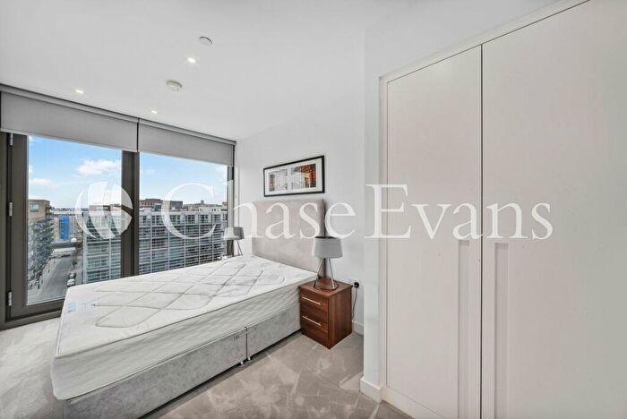 2 Bedroom Flat To Rent In Royal Wharf, Admirality Avenue, London, E16