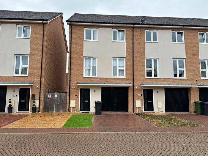 4 Bedroom Town House For Sale In Bentley Grove, Peterborough, PE3